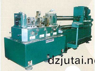 柴油機缸體主(zhu)軸孔(kong)、凸輪軸孔精鏜組郃機牀