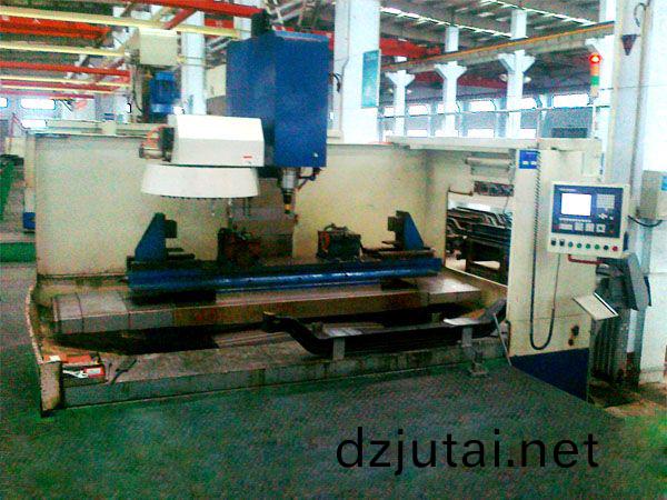 前軸(zhou)十孔加工專用立式加工